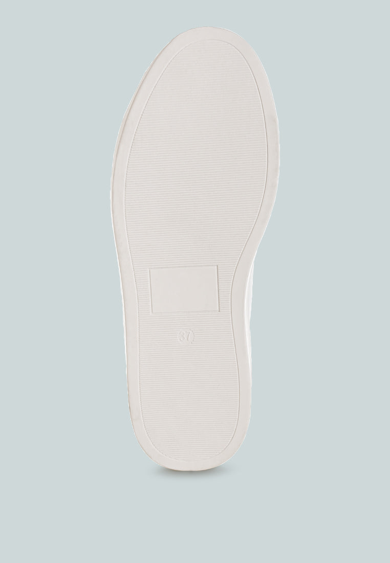 strider studs embellished chunky sneakers#color_white