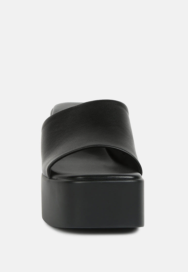 SCANDAL Slip on Block Heel Sandals in Black#color_black