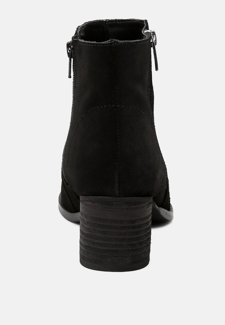 BAUENA Black Ankle Boots with Zip Closure-Black