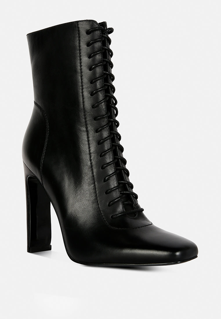 wyndham black lace up leather ankle boots#color_black