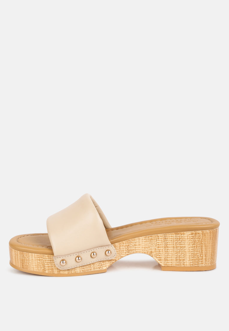 MINNY Textured Heel Leather Slip On Sandals in Beige#Color_Beige