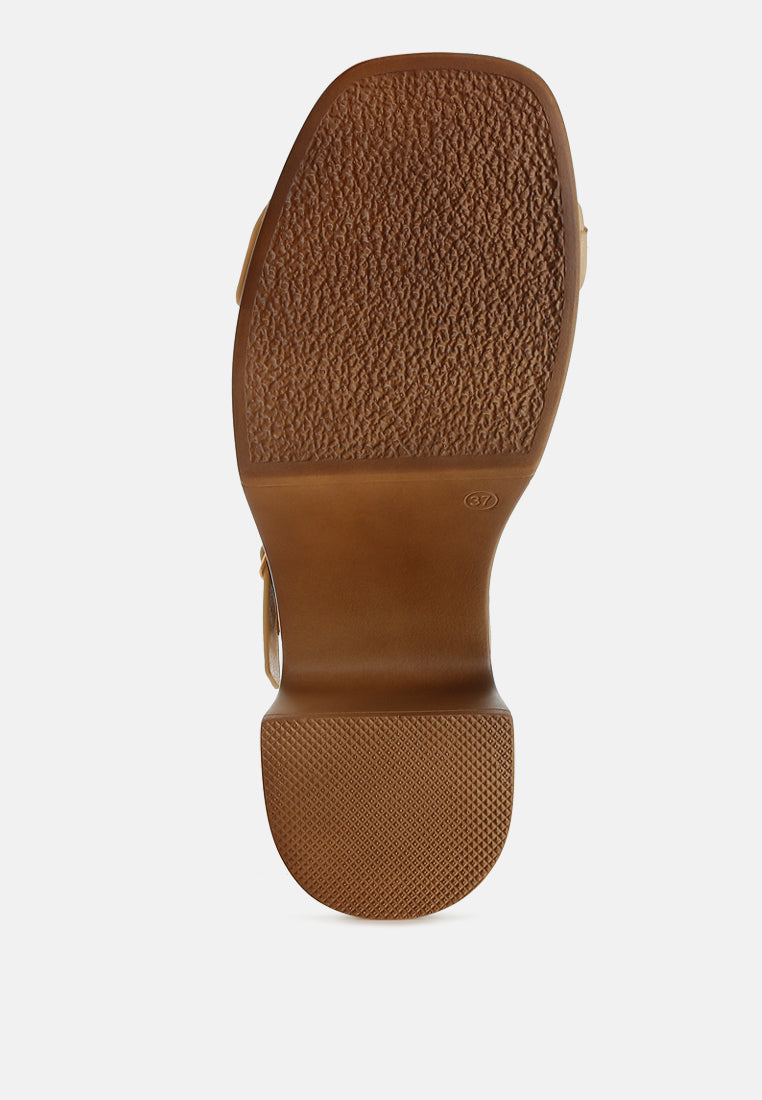 qasa studded raffia clog sandals#color_natural