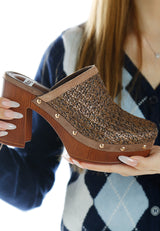 Jeydena Raffia Platform Clogs In Brown#color_brown