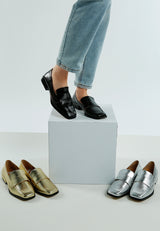 Jongs Metallic Penny Loafers#color_Black