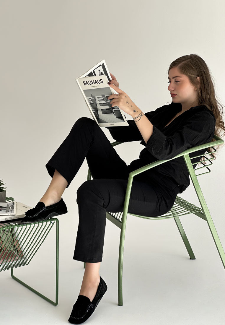 kipstar suede round toe tassel loafers#color_black