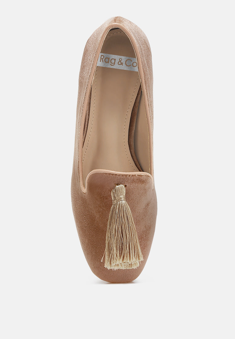 tromso iconic tassel detail velvet loafers#color_beige