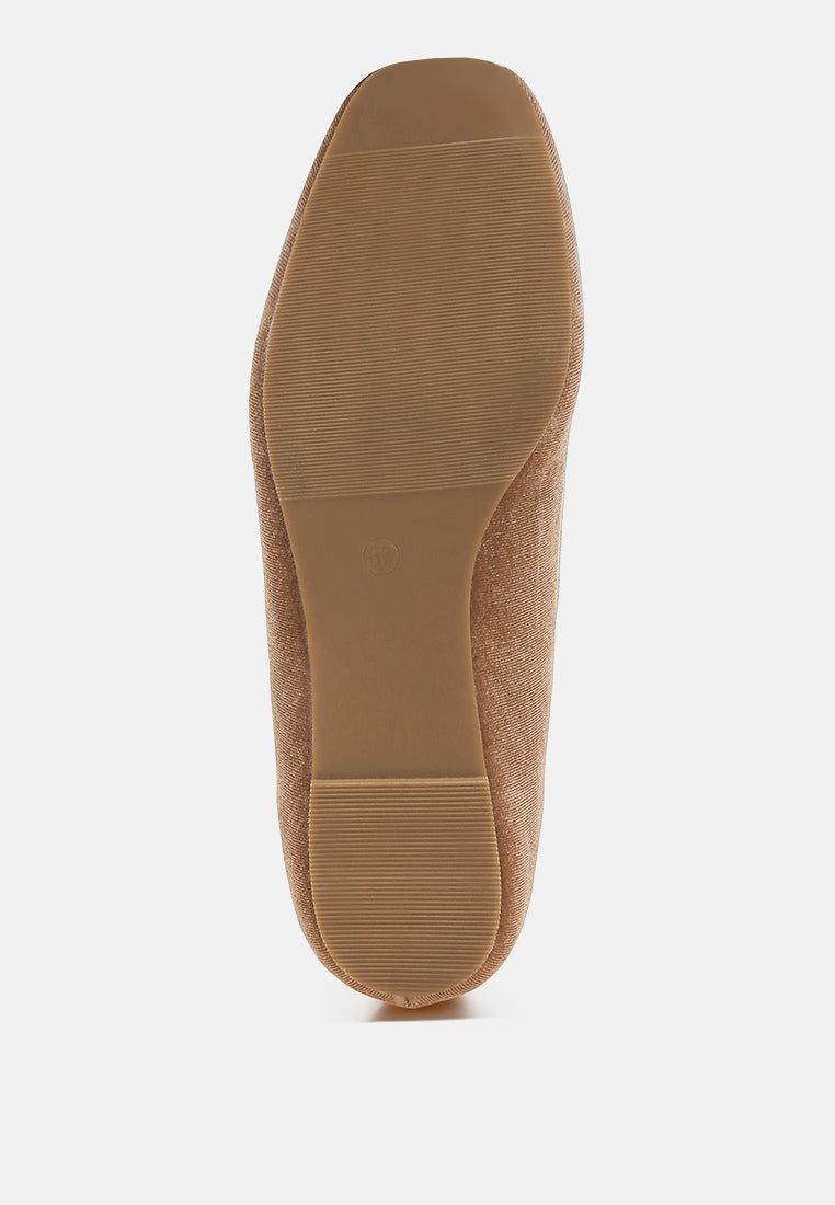 tromso iconic tassel detail velvet loafers#color_beige