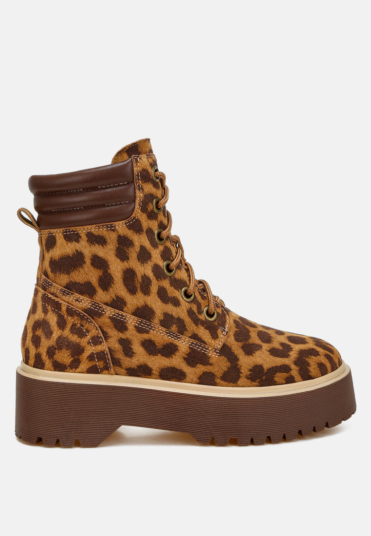 ujola high ankle leopard print suede boots#color_leopard