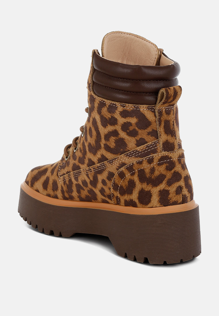 ujola high ankle leopard print suede boots#color_leopard