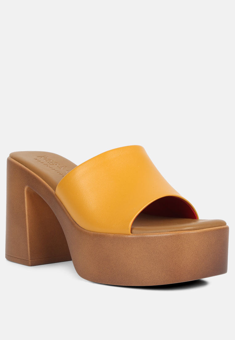 SCANDAL Slip on Block Heel Sandals in Tan#color_Tan