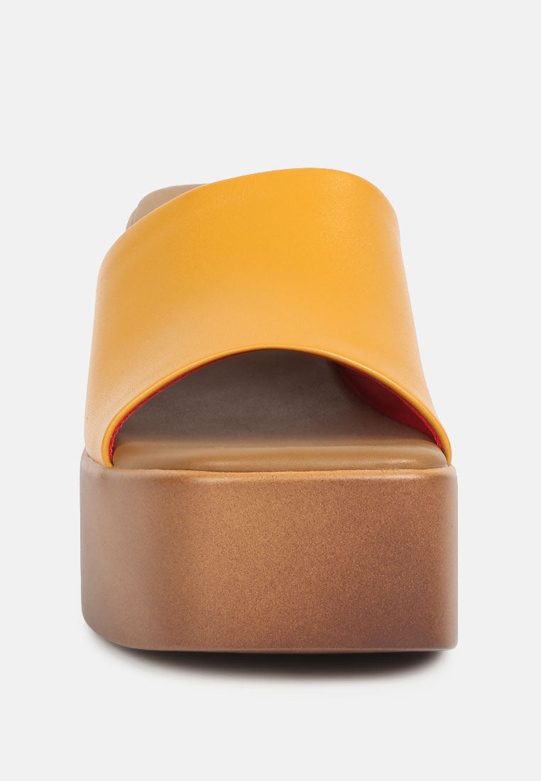 SCANDAL Slip on Block Heel Sandals in Tan#color_Tan