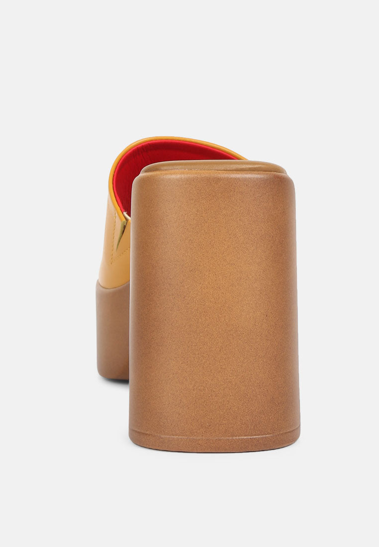 SCANDAL Slip on Block Heel Sandals in Tan#color_Tan