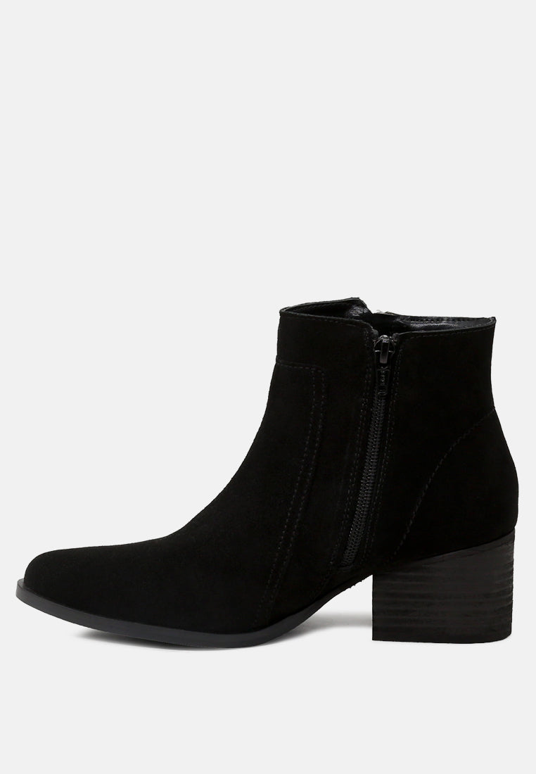BAUENA Black Ankle Boots with Zip Closure-Black