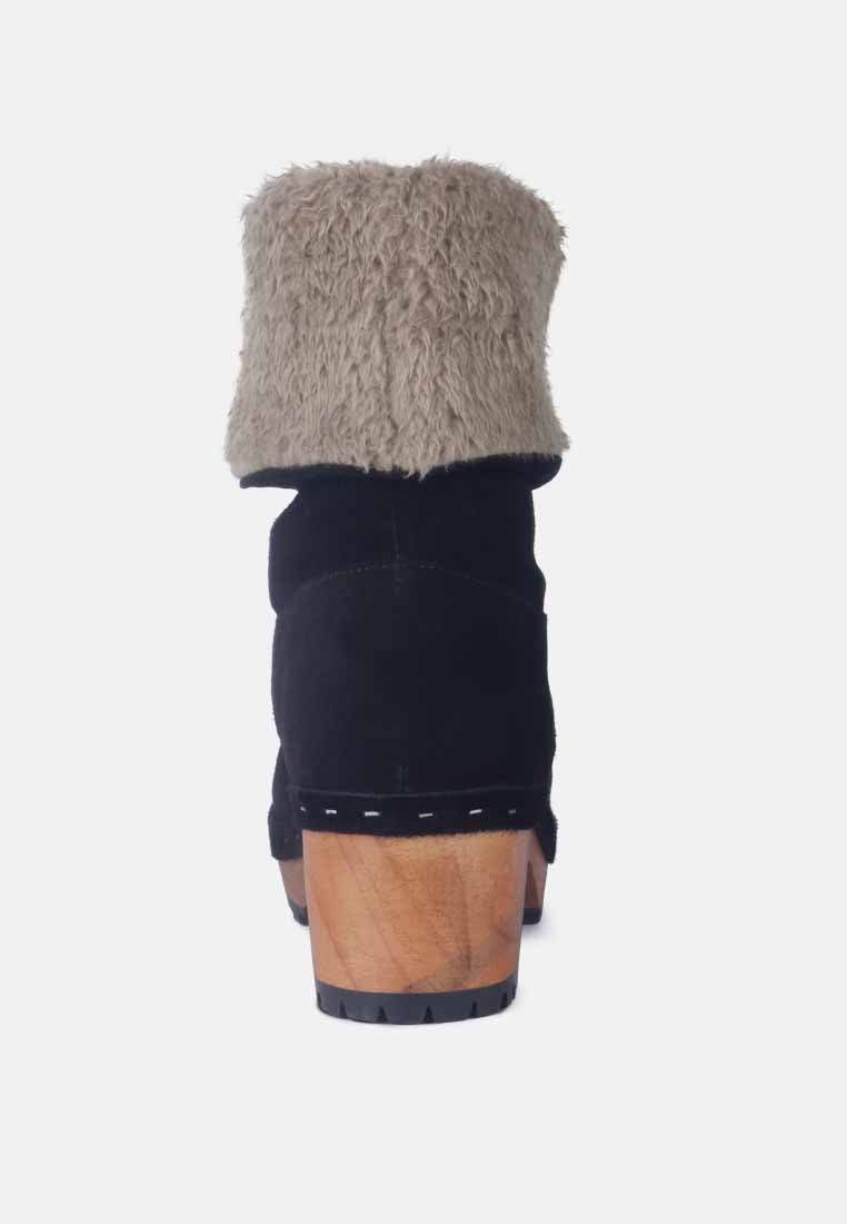 JUGLANS Fur Collared Ankle Clog Boots in Black#color_black