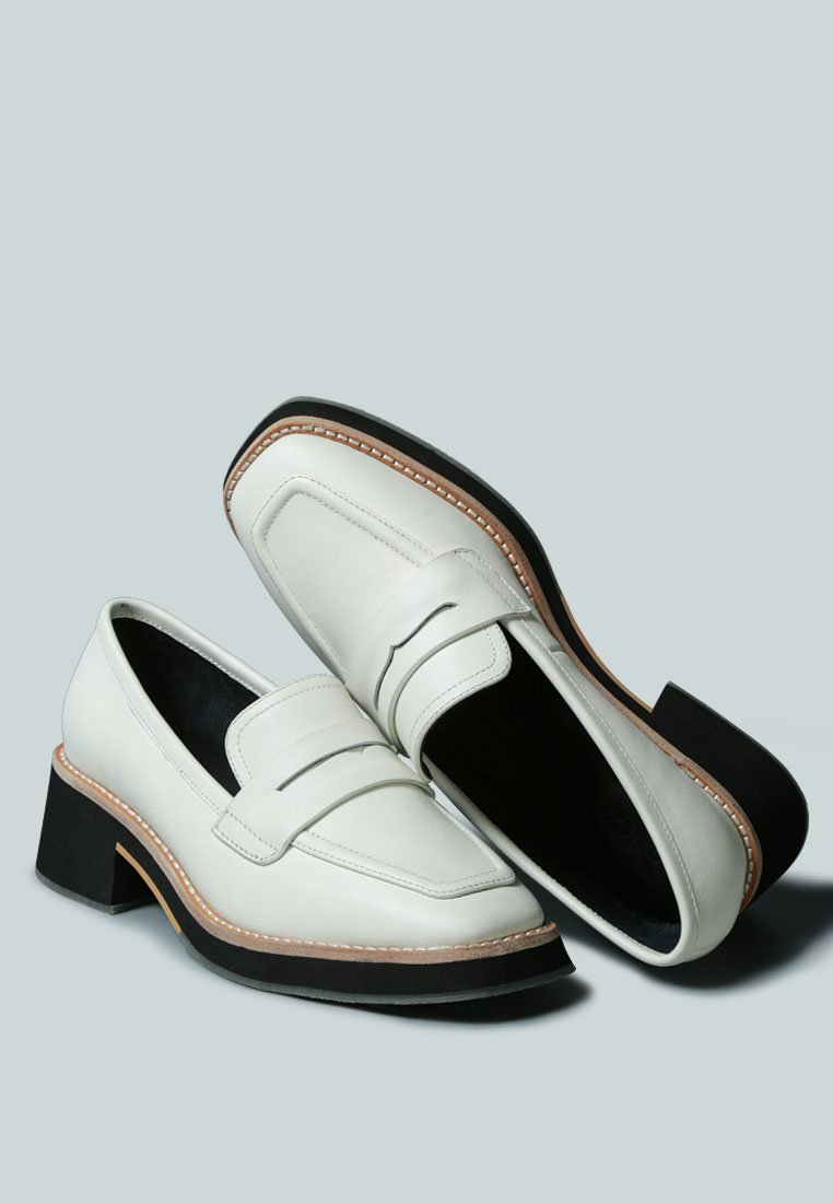 MOORE Lead lady Loafers in White
