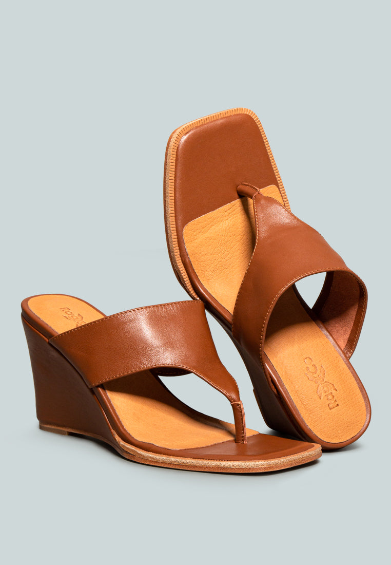 ONASSIS Tan Thong Wedge Sandals_Tan