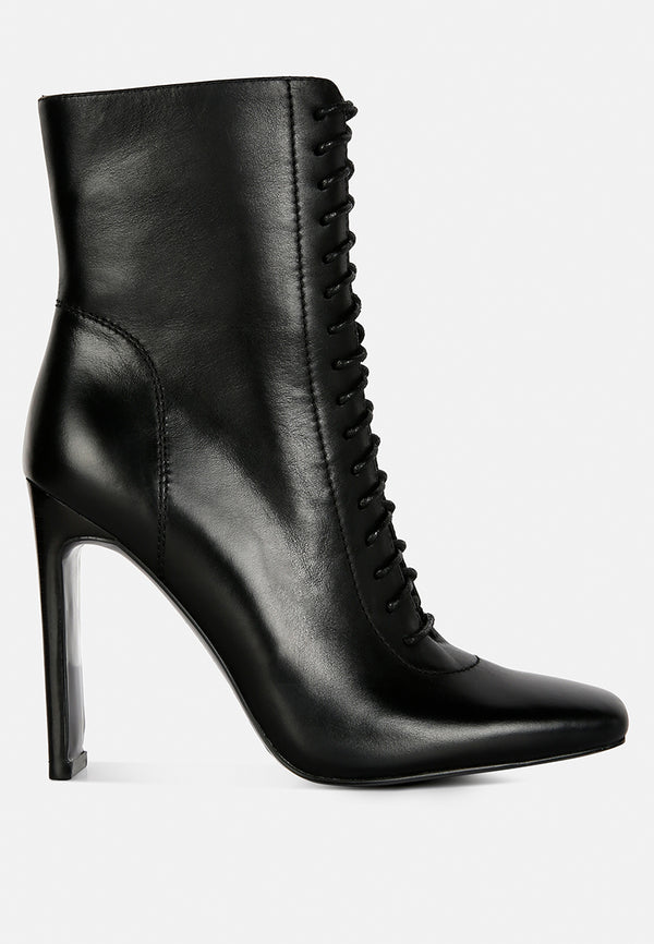 wyndham black lace up leather ankle boots#color_black